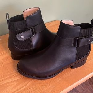 Women’s black Spenco ankle boots size 7.5. New without tags. Velcro strap